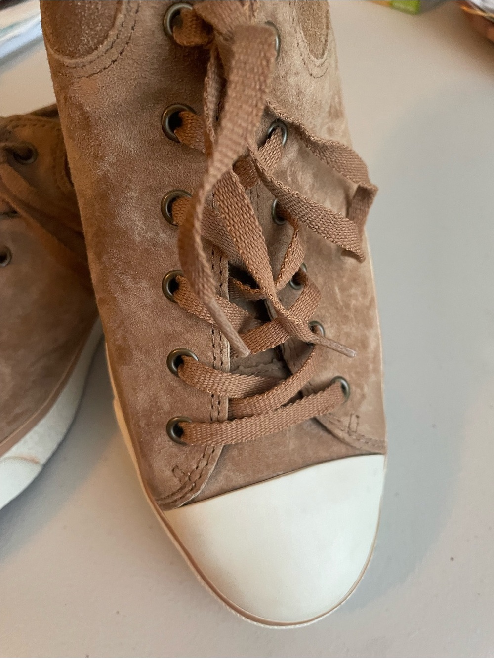 Ugg Evera Chestnut Suede Sneakers in Sz 10 in like new condition - Picture 10 of 16